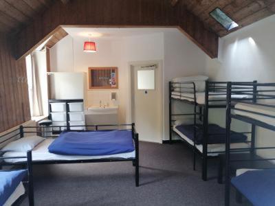 Kings Hostel Долгелай Екстериор снимка