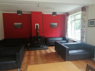 Kings Hostel Долгелай Екстериор снимка