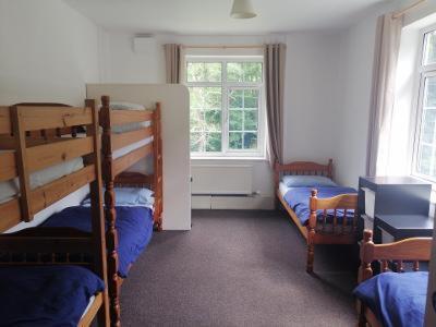 Kings Hostel Долгелай Екстериор снимка