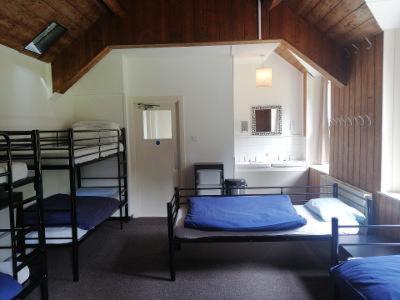 Kings Hostel Долгелай Екстериор снимка